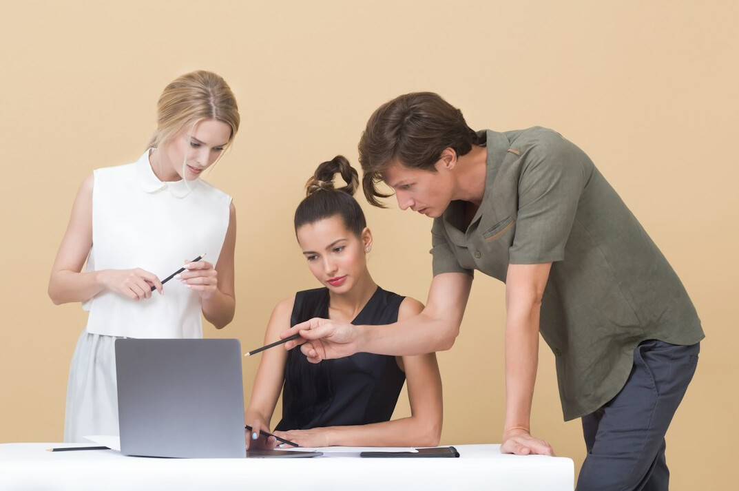 young people discussing online